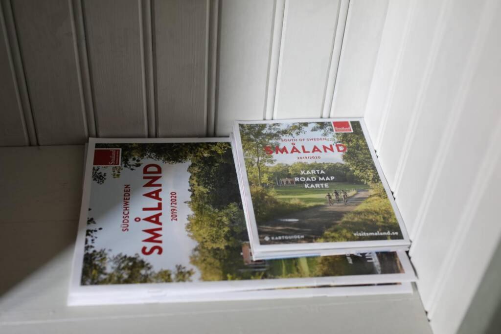 Sjoenaera Stuga Med Bat Och Bastu Ramkvilla Exterior foto